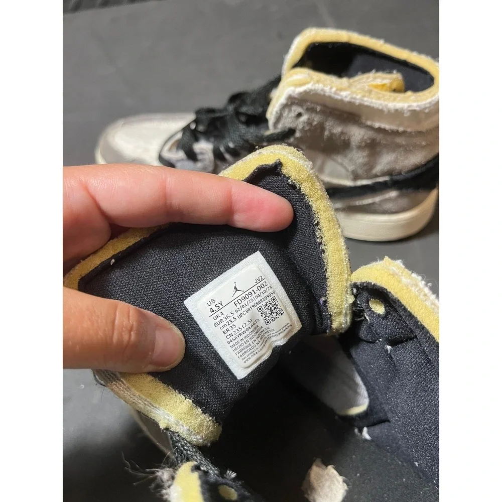 Jordan 1 Mid SE Craft Inside Out Tech Grey Youth 4.5Y Grey White FD9091-002‎